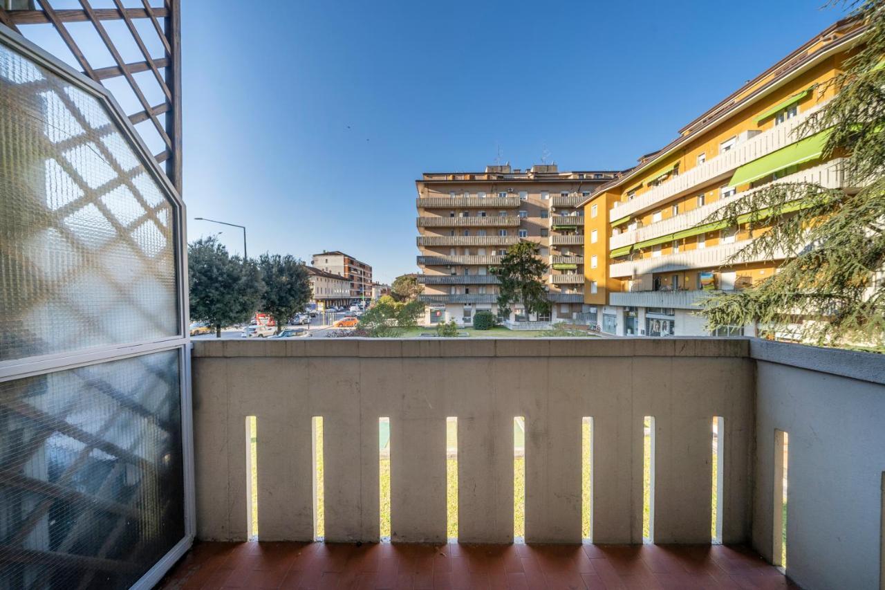 Ferienwohnung Zia Dina Apt - With Balcony Pasian di Prato Exterior foto